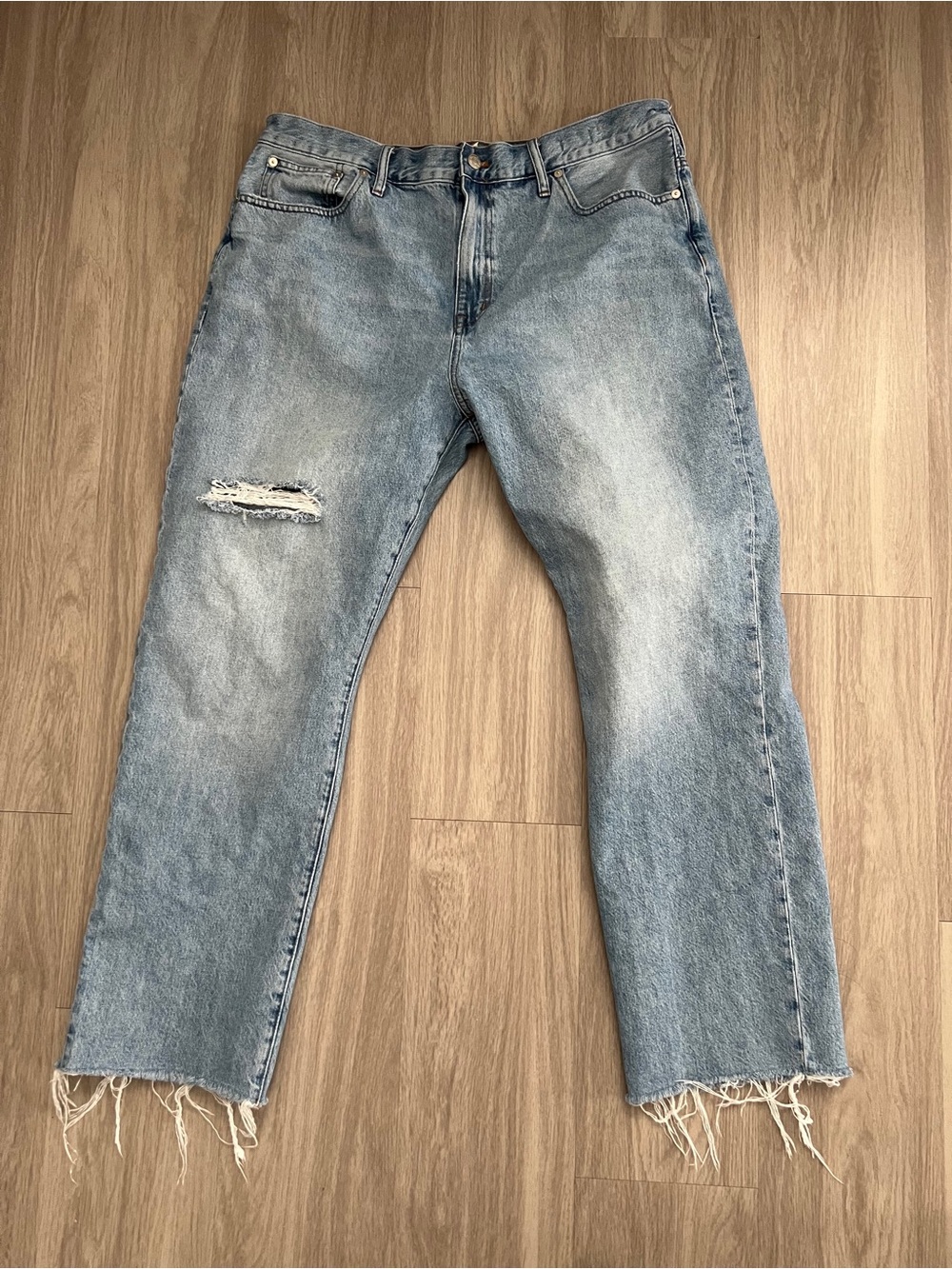 Madewell ’90s Straight Jeans Women’s 33 Light Wash Distressed Raw Hem